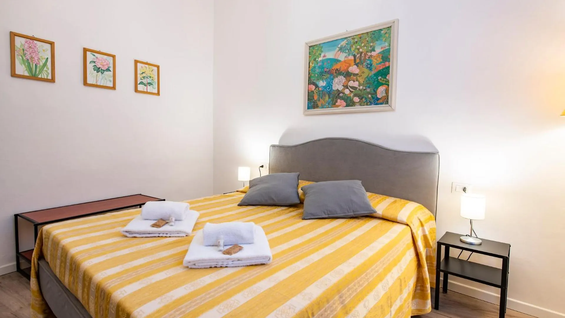 Mamo Florence - Borgo Santa Croce Apartment contacts